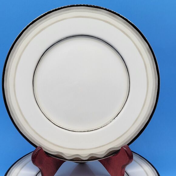 Sasaki Moderna 8.5" Salad Plates Set of 3 Retired - Picture 2 of 9